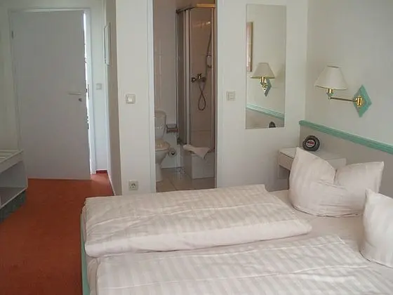 Tek Büyük Yataklı Oda (small)