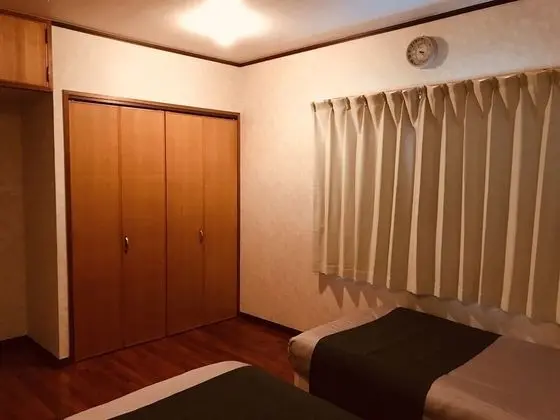 Ev (Private Vacation)