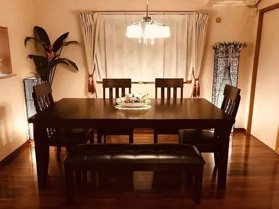 Ev (Private Vacation)