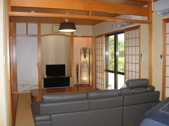Ev (Private Vacation)