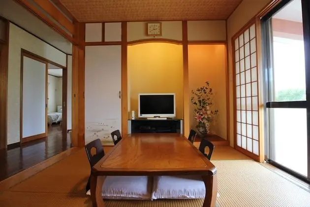 Ev (Private Vacation)