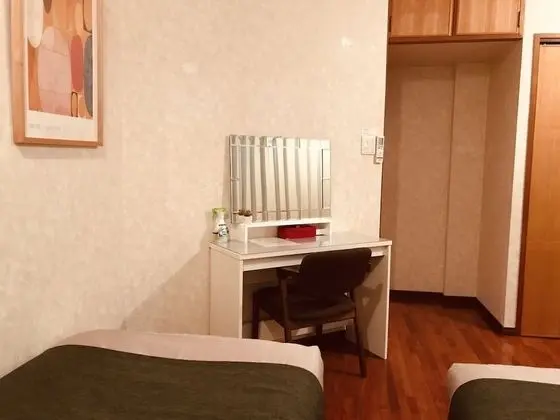 Ev (Private Vacation)