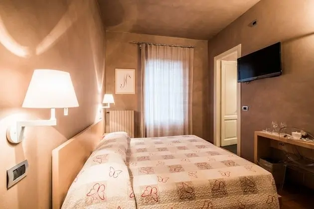 Classic Tek Büyük veya İki Ayrı Yataklı Oda, Özel Banyo, Park Manzaralı