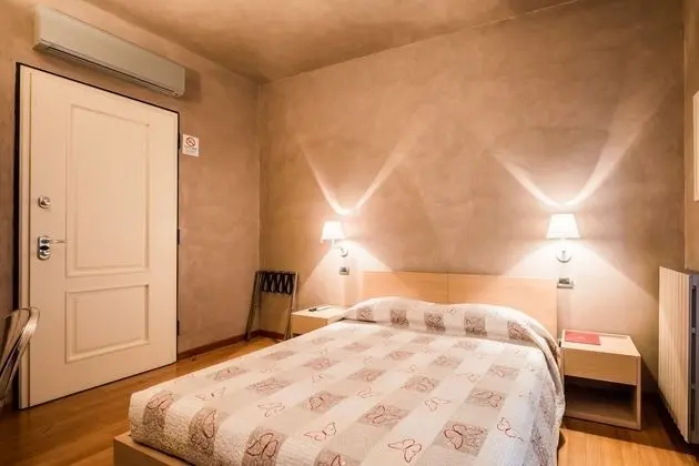 Classic Tek Büyük veya İki Ayrı Yataklı Oda, Özel Banyo, Park Manzaralı