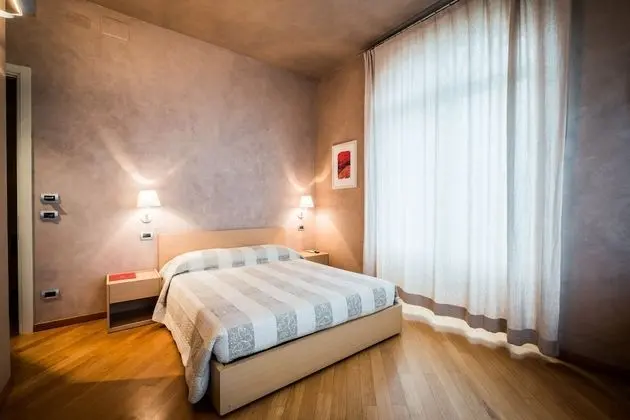 Deluxe Tek Büyük Yataklı Oda, 1 Çift Kişilik Yatak, Özel Banyo, Park Manzaralı