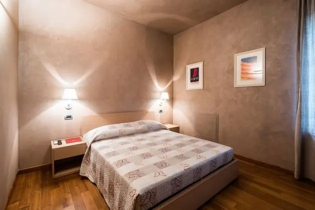 Standard Tek Büyük Yataklı Oda, 1 Çift Kişilik Yatak, Özel Banyo, Park Manzaralı