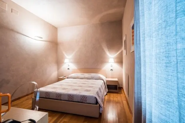 Standard Tek Büyük Yataklı Oda, 1 Çift Kişilik Yatak, Özel Banyo, Park Manzaralı