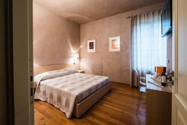 Standard Tek Büyük Yataklı Oda, 1 Çift Kişilik Yatak, Özel Banyo, Park Manzaralı