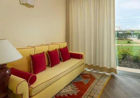 Junior Üç Kişilik Oda (Suite)