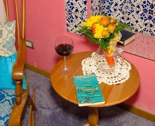 Classic Tek Büyük veya İki Ayrı Yataklı Oda