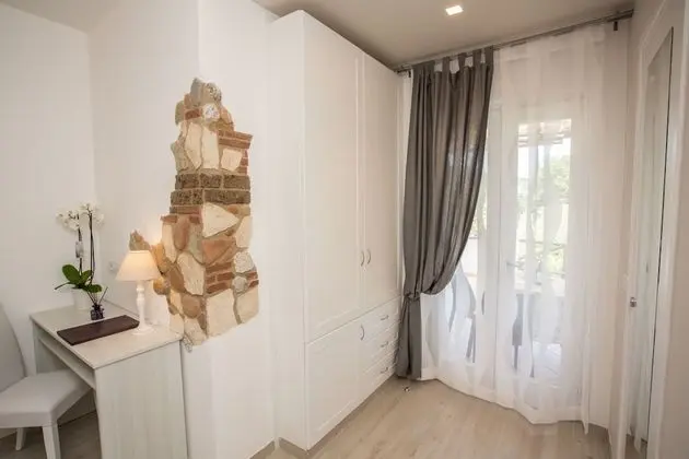 Classic Tek Büyük Yataklı Oda