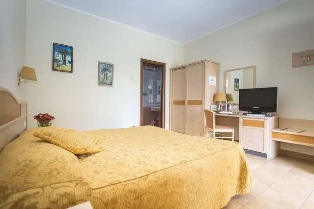 Tek Büyük Yataklı Oda, Bahçeli