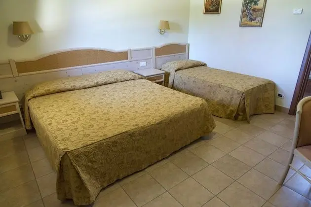 Üç Kişilik Oda, Bahçeli