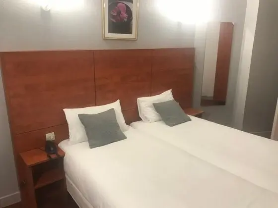 Üç Kişilik Oda