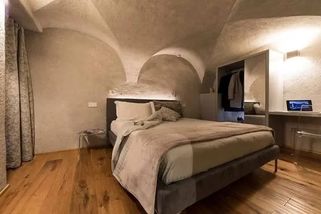 Exclusive Tek Büyük Yataklı Oda