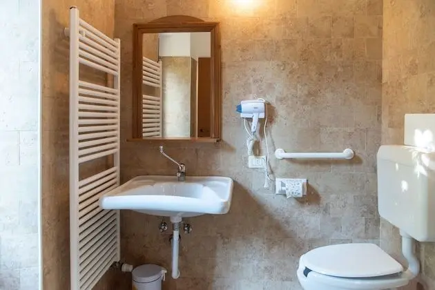 Superior Tek Büyük veya İki Ayrı Yataklı Oda (Convento)