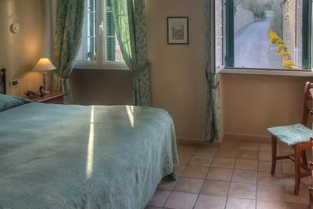 Comfort Tek Büyük veya İki Ayrı Yataklı Oda