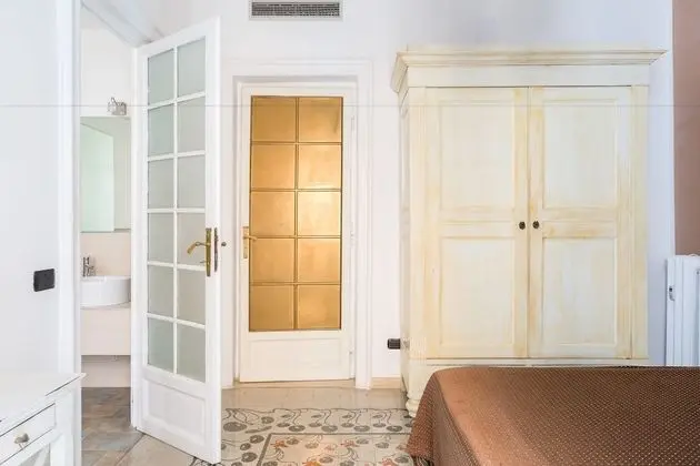 Büyük Yataklı Tek Kişilik Oda