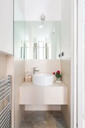 Büyük Yataklı Tek Kişilik Oda