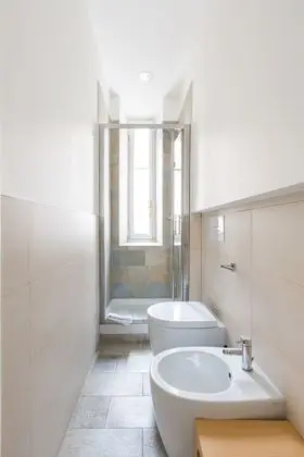 Büyük Yataklı Tek Kişilik Oda