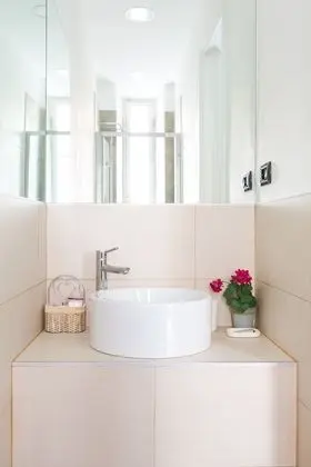 Büyük Yataklı Tek Kişilik Oda