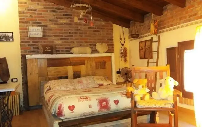 Superior Tek Büyük Yataklı Oda (Nido di rondine)