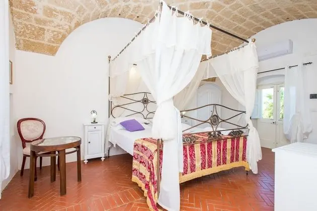 Romantic Süit, Avlu Manzaralı