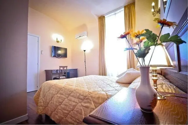 Standard Tek Büyük veya İki Ayrı Yataklı Oda