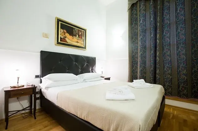 Büyük Yataklı Tek Kişilik Oda