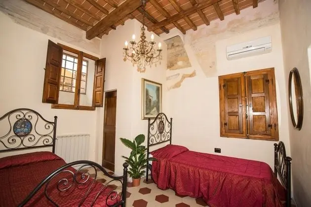 Üç Kişilik Oda