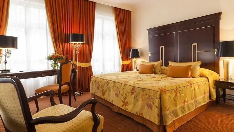 Comfort Tek Büyük Yataklı Oda