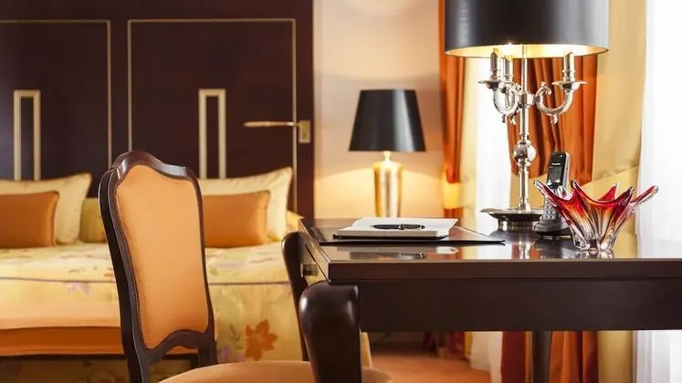 Comfort Tek Büyük Yataklı Oda