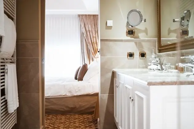 Deluxe Tek Büyük Yataklı Oda