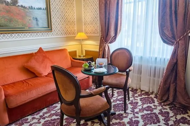 Deluxe Tek Büyük Yataklı Oda