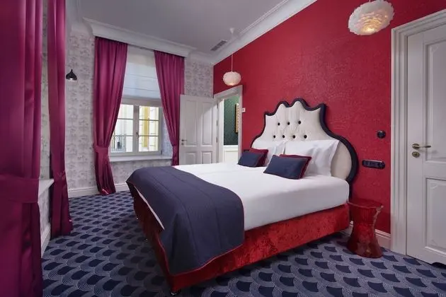 Deluxe Tek Büyük Yataklı Oda