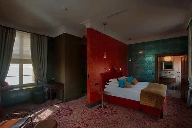 Deluxe Tek Büyük Yataklı Oda