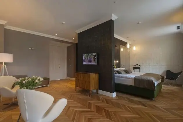 Deluxe Tek Büyük Yataklı Oda