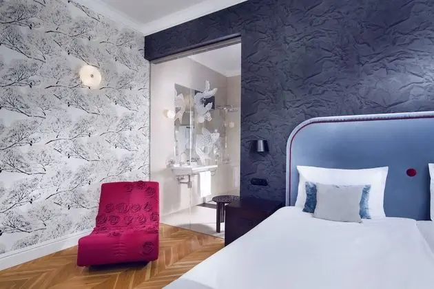 Deluxe Tek Büyük Yataklı Oda