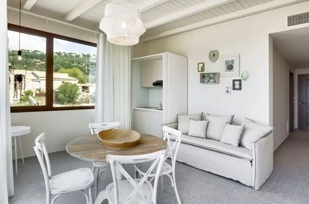 Süit, 1 Büyük (Queen) Boy Yatak ve Çekyat, Teras