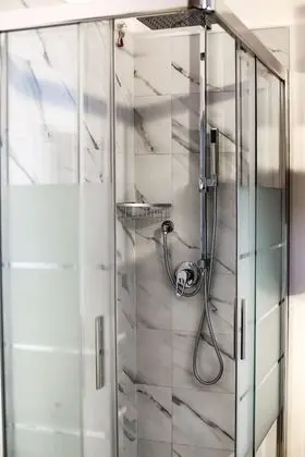 Superior Tek Büyük Yataklı Oda, Banyolu/Duşlu, Bahçe Manzaralı