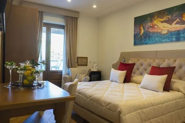 Deluxe Üç Kişilik Oda