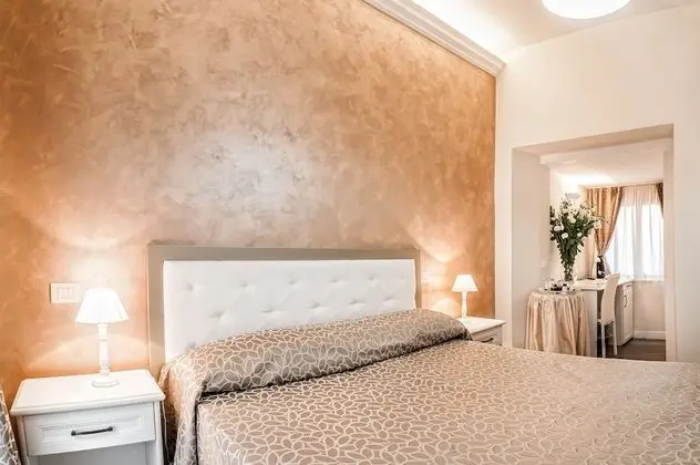 Standard Tek Büyük Yataklı Oda