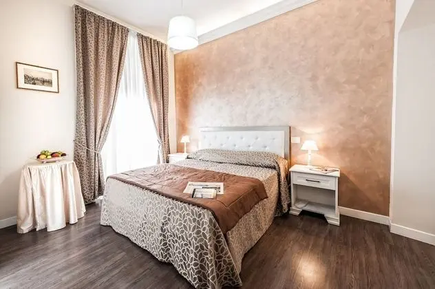 Standard Tek Büyük Yataklı Oda