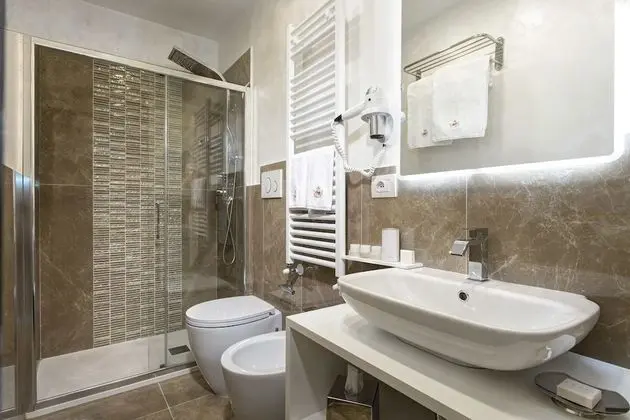 Standard Tek Büyük Yataklı Oda