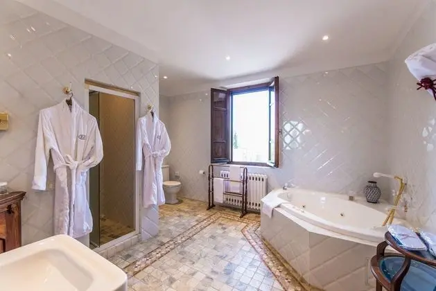 Classic Süit, 1 Büyük (Queen) Boy Yatak, Sigara İçilmez, Kule