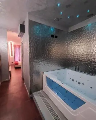 Deluxe Tek Büyük Yataklı Oda, Sıcak Su Küveti