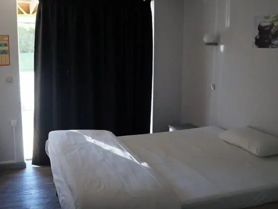 Premium Tek Büyük Yataklı Oda