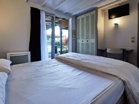 Premium Tek Büyük Yataklı Oda