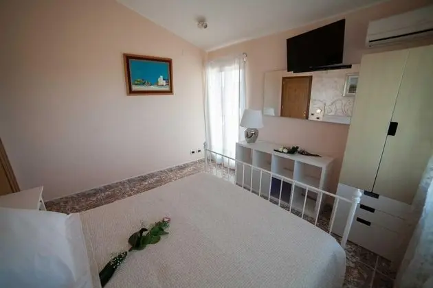 Tek Büyük Yataklı Oda (Mandorlo)