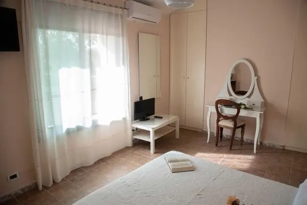 Tek Büyük Yataklı Oda (Mandorlo)